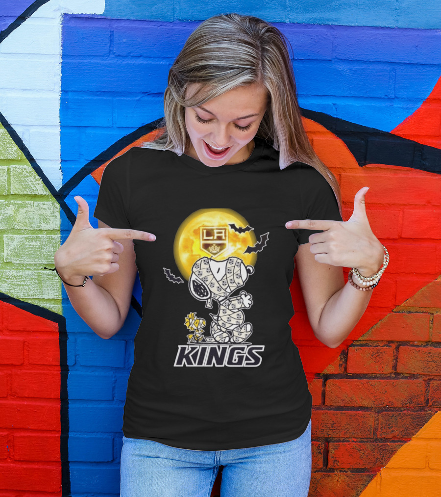 Los Angeles Kings Snoopy Woodstock Mummy Halloween Moon T-Shirt
