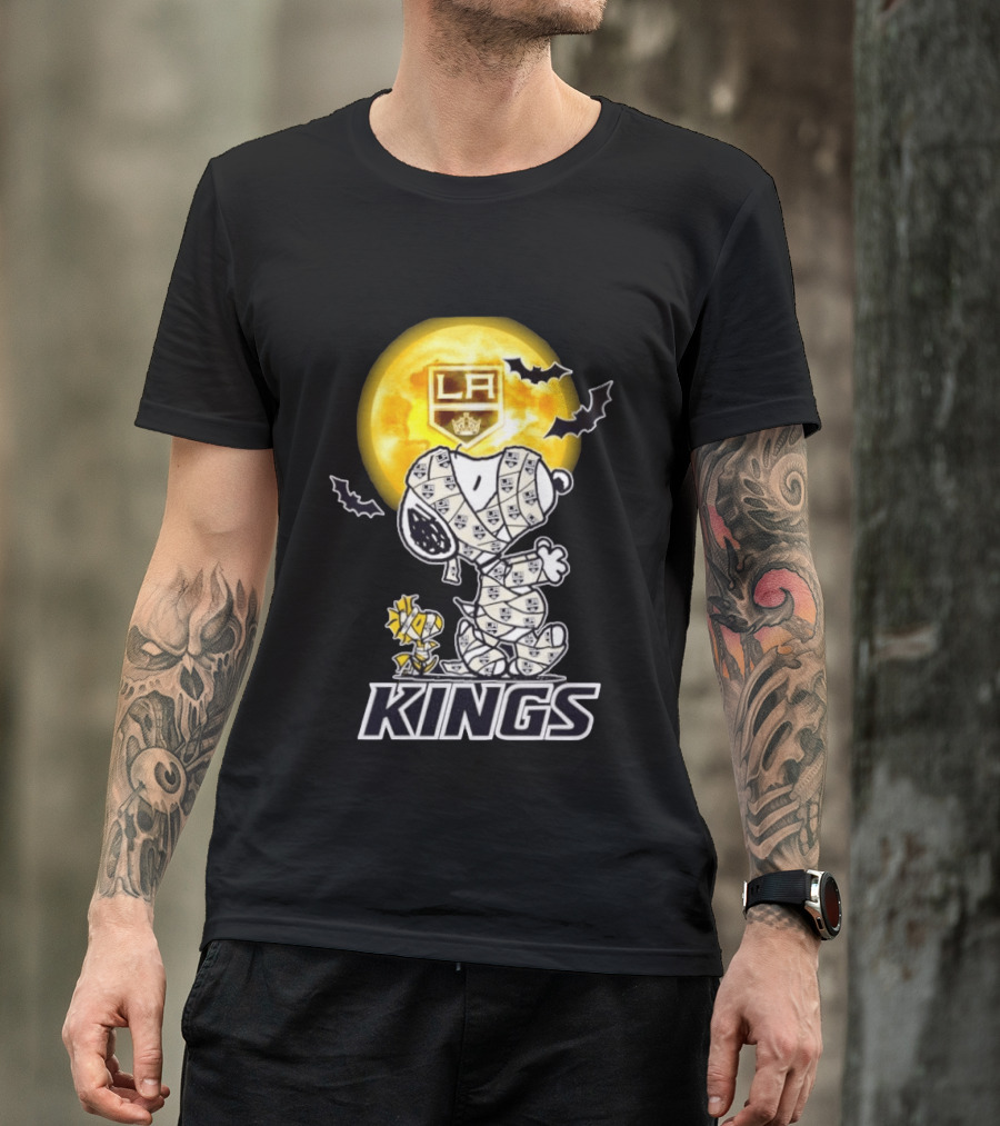 Los Angeles Kings Snoopy Woodstock Mummy Halloween Moon T-Shirt
