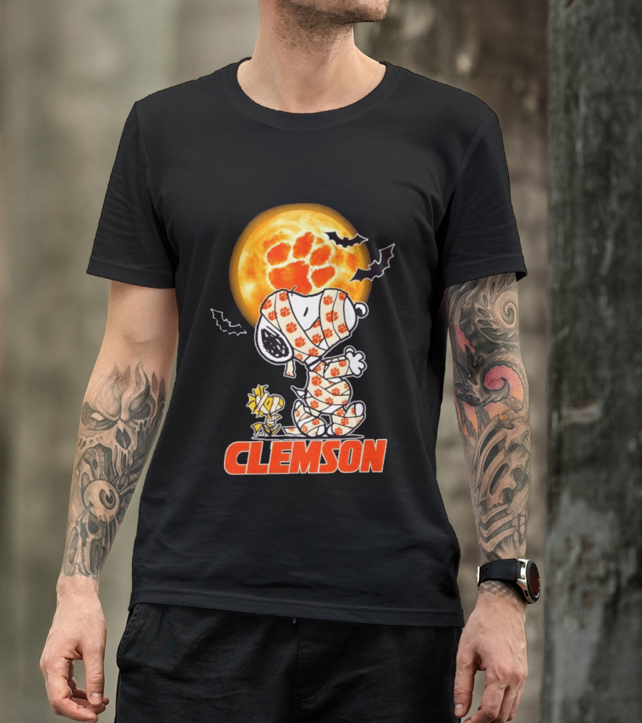 Clemson Tigers Snoopy Woodstock Mummy Halloween Moon Bats T-Shirt