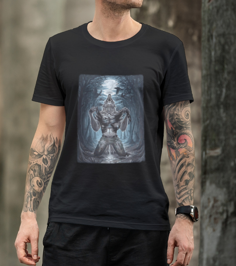 Howling Werewolf Under Full Moon In Dark Forest With Ravens T-Shirt