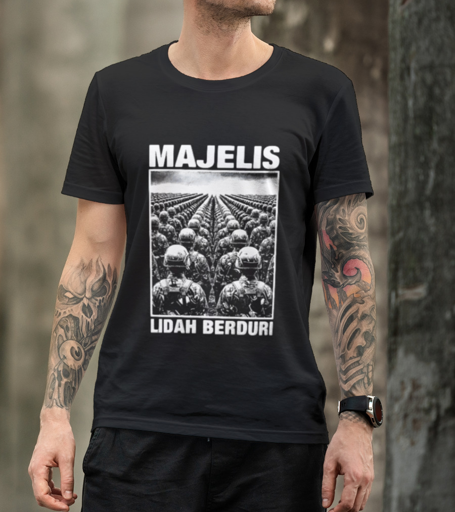 Majelis Lidah Berduri Soldiers In Formation Back View T-Shirt