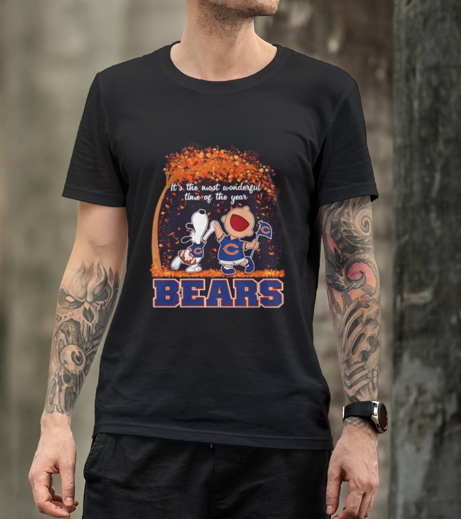 Snoopy Charlie Brown Dancing Chicago Bears Most Wonderful Time Of The Year T-Shirt