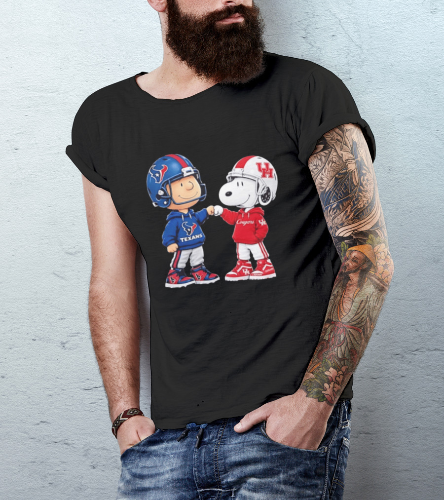 Peanuts Snoopy And Charlie Brown Houston Texans Vs Houston Cougars Fan Gear T-Shirt