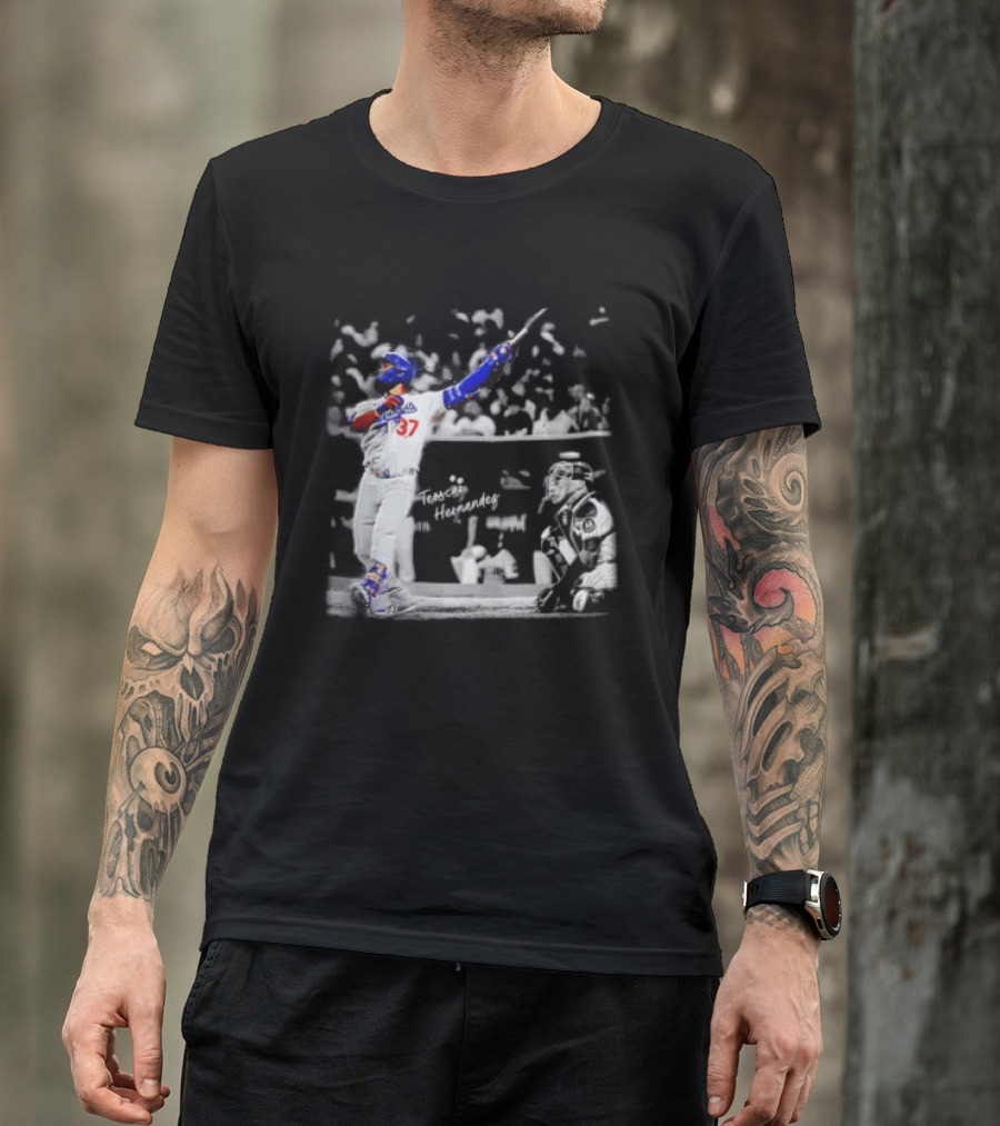 Los Angeles Dodgers Teoscar Hernandez Baseball Player Number 37 Swinging Pose T-Shirt
