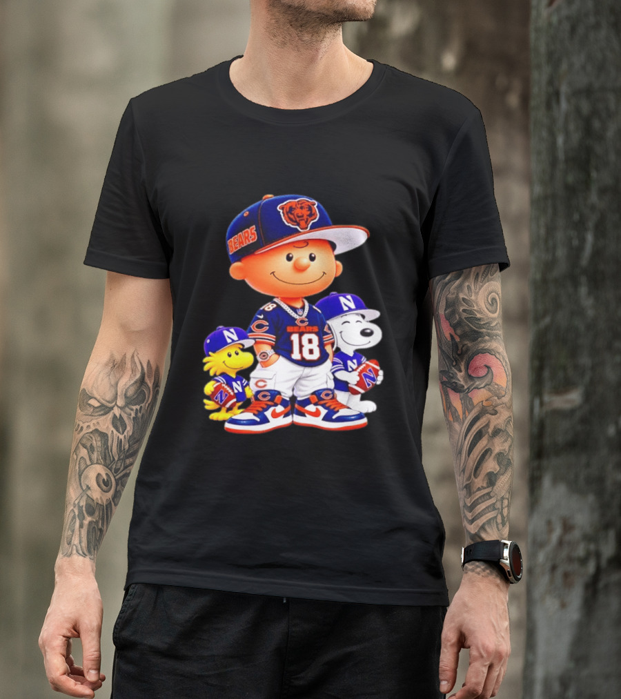 Charlie Brown And Snoopy Chicago Bears 18 With Woodstock In Football Gear T-Shirt