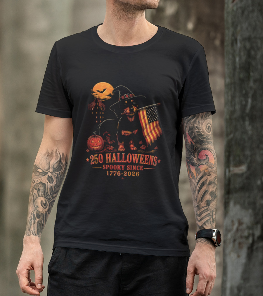 250 Halloweens Spooky Since 1776 2026 Dachshund Dog Lover T-Shirt