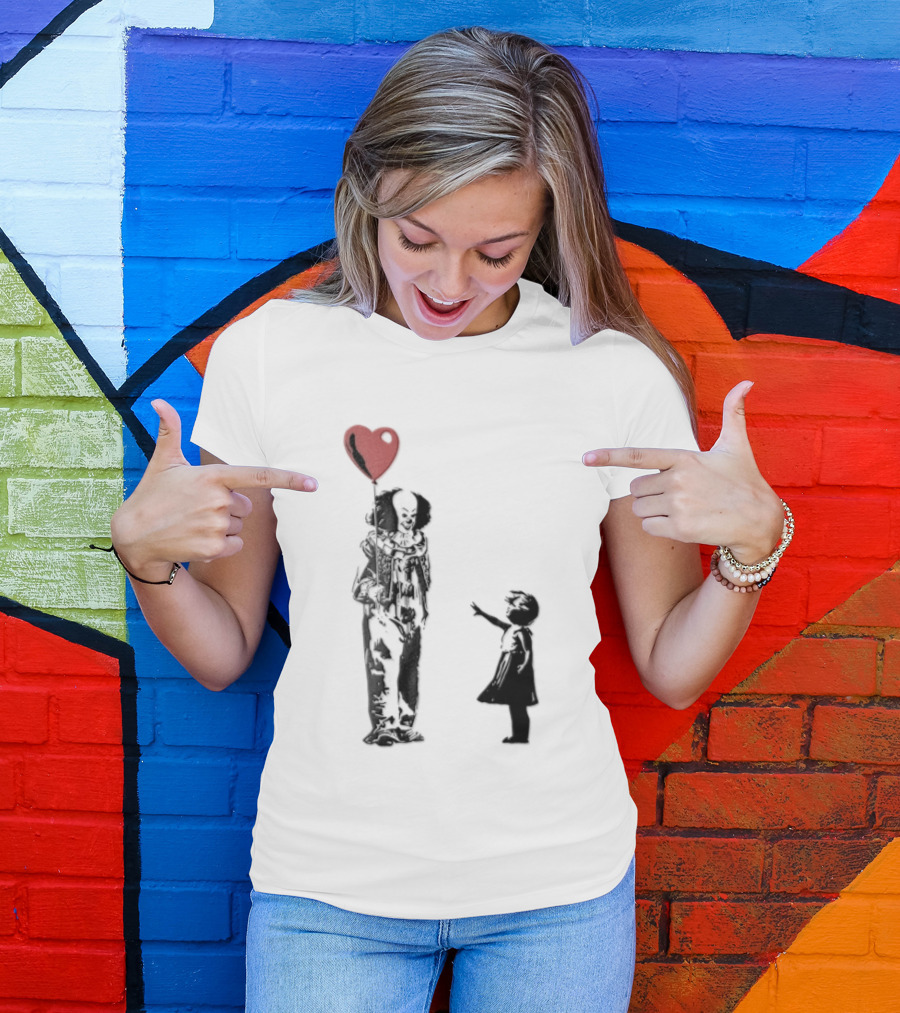 Pennywise Clown And Child With Red Heart Balloon T-Shirt