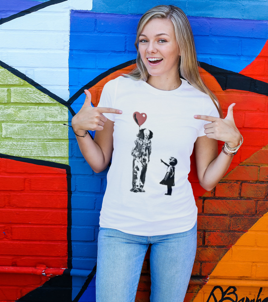 Pennywise Clown And Child With Red Heart Balloon T-Shirt
