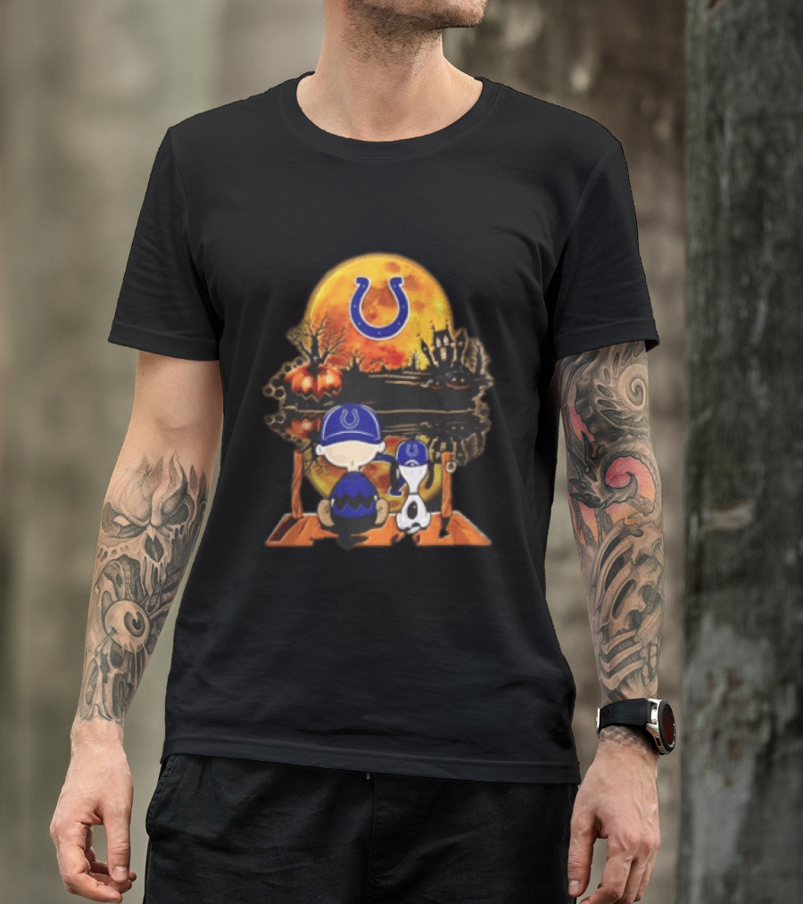 Indianapolis Colts Peanuts Halloween Pumpkin Moonlit Scene Snoopy Charlie Brown T-Shirt