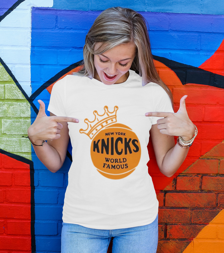 New York Knicks NBA Basketball World Famous Crown T-Shirt