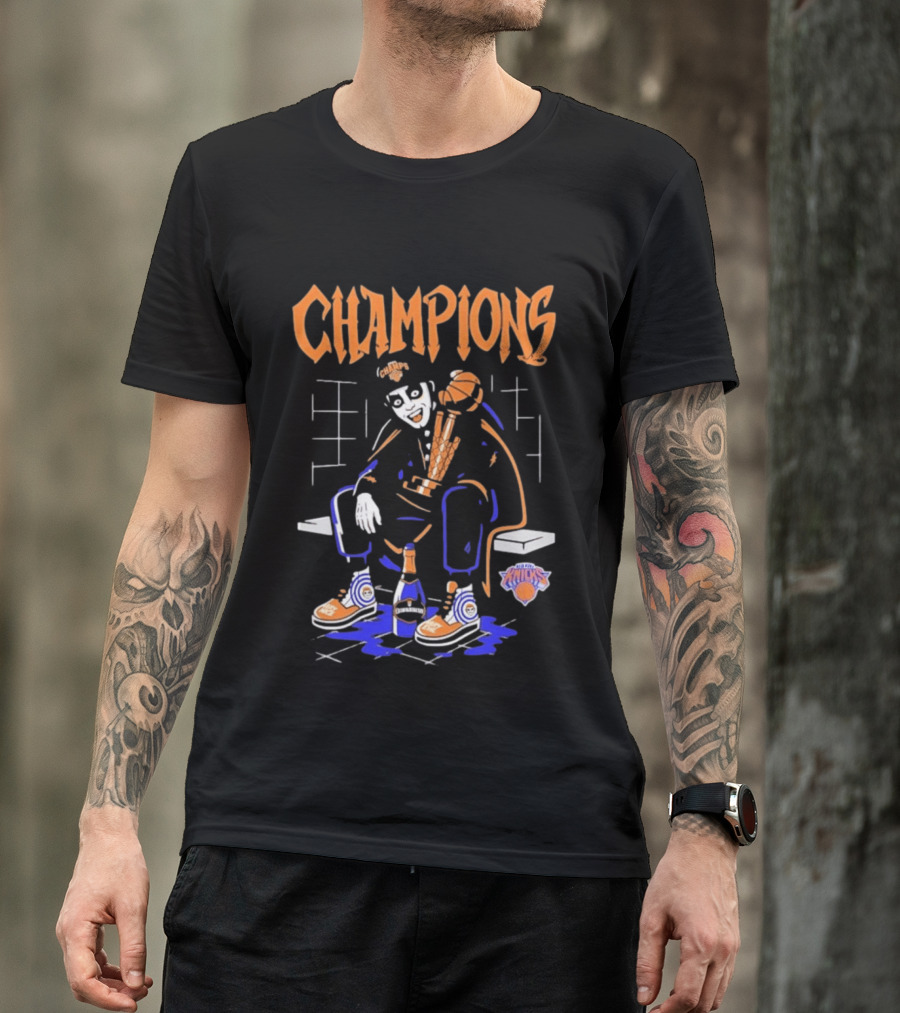 New York Knicks Evil Clown Winning Trophy And Champagne T-Shirt