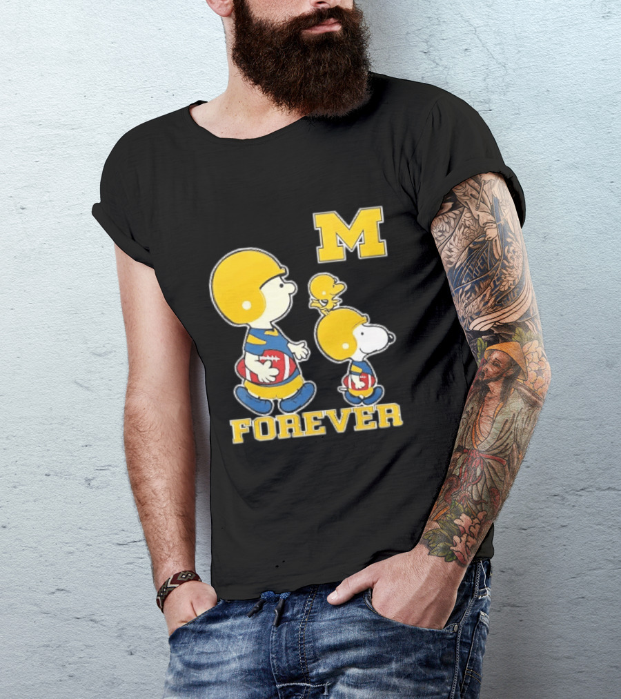 Peanuts Forever Michigan Wolverines M Football Charlie Brown Snoopy Woodstock T-Shirt