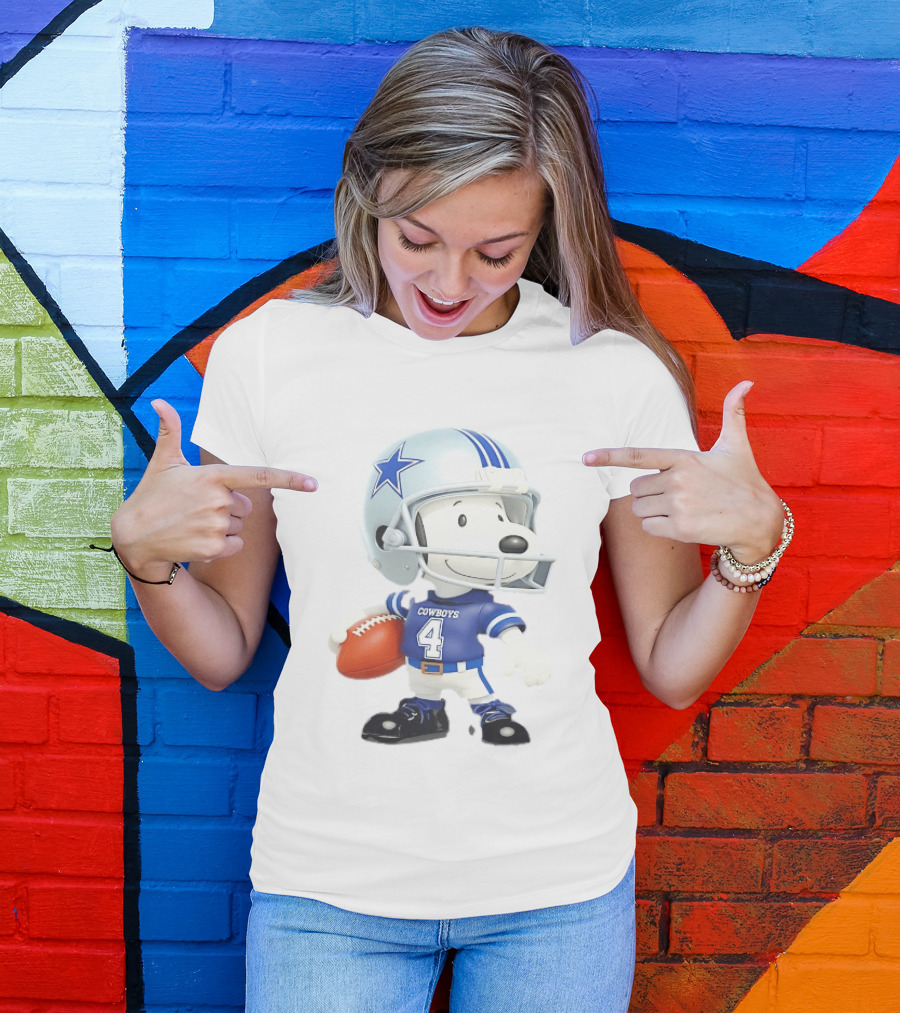 Peanuts Snoopy Cowboys Football Player 4 Helmet Dallas Fan Gear T-Shirt
