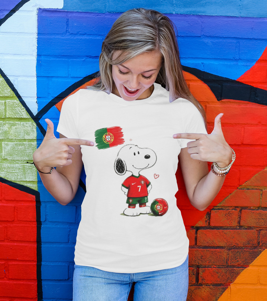 Cristiano Ronaldo Snoopy Portugal Football Number 7 Nike T-Shirt
