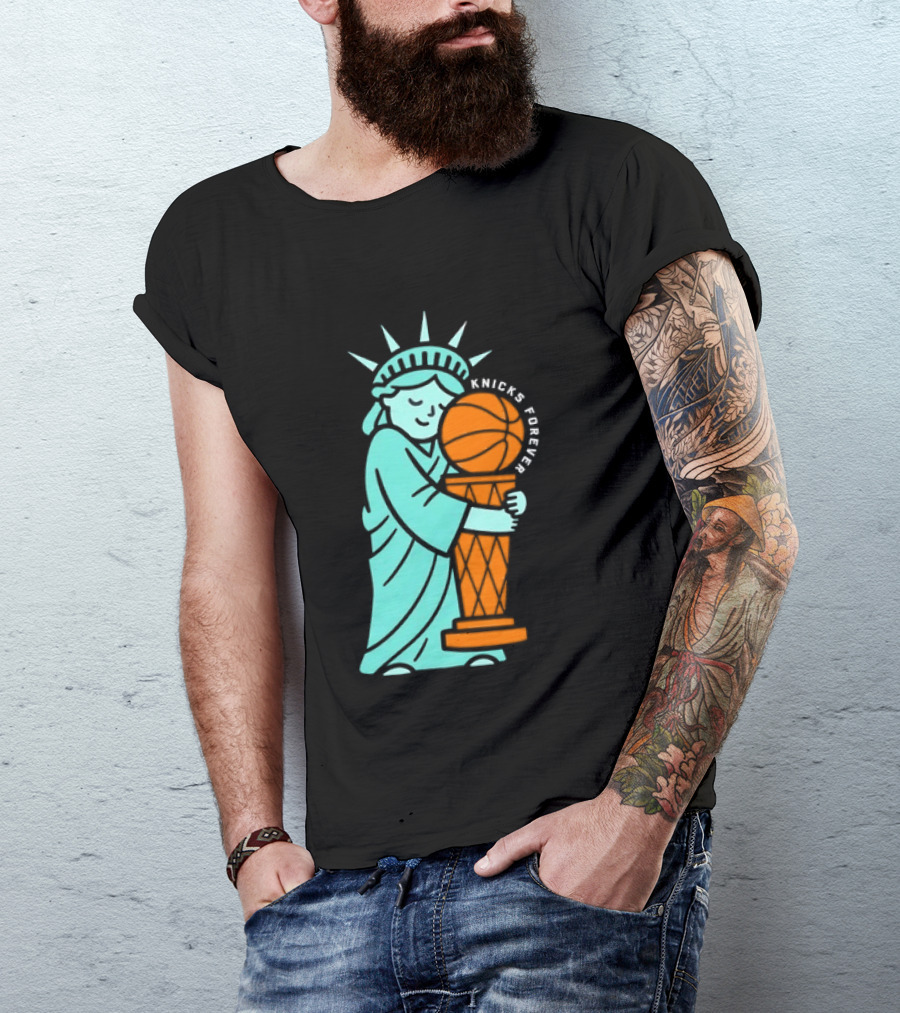 Statue Of Liberty Hug Larry O'Brien Trophy Knicks Forever T-Shirt