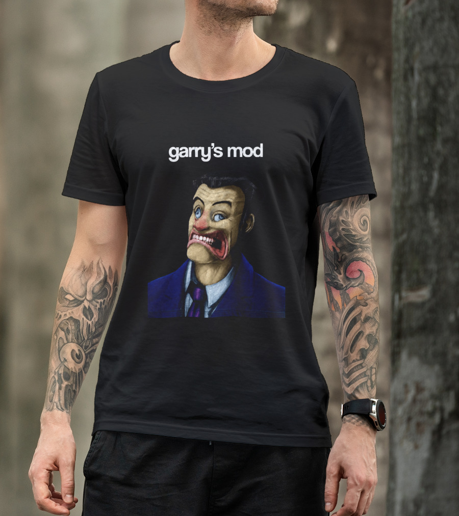Garry's Mod Distorted Face Posing T-Shirt