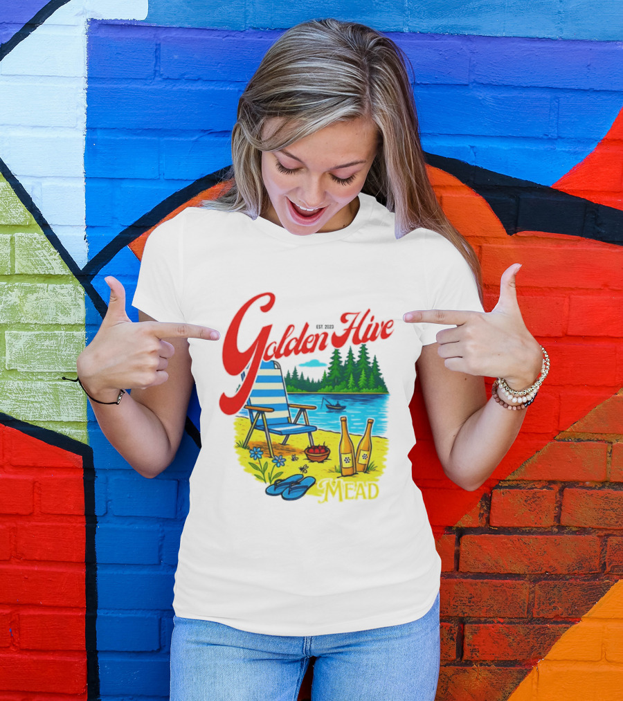 Golden Hive Mead Est 2023 Lakefront Bliss Vintage Escape T-Shirt