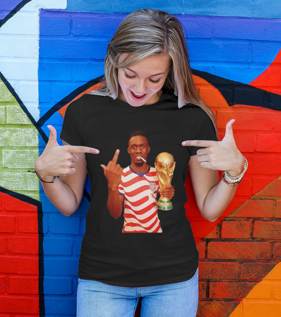 Folarin Balogun USA National Team Smoking Middle Finger World Cup Trophy T-Shirt