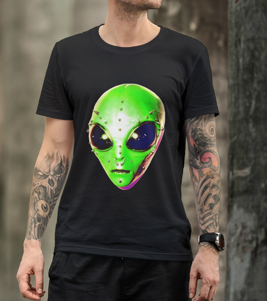 Believe Alien Pierced Face Extraterrestrial Iconic Green Martian Head T-Shirt
