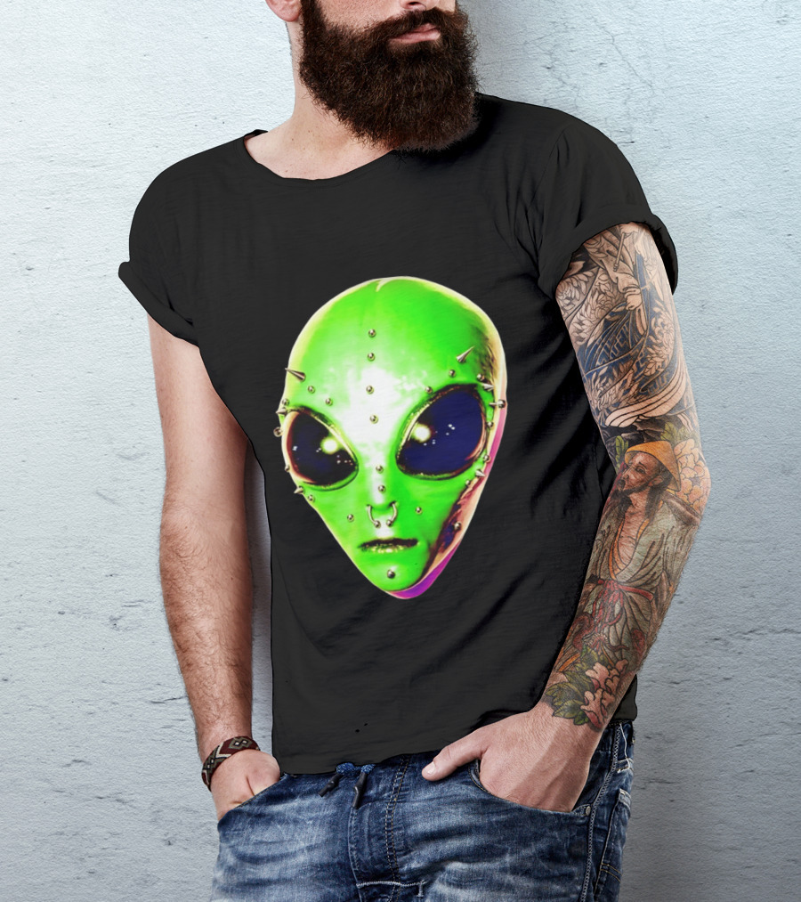 Believe Alien Pierced Face Extraterrestrial Iconic Green Martian Head T-Shirt