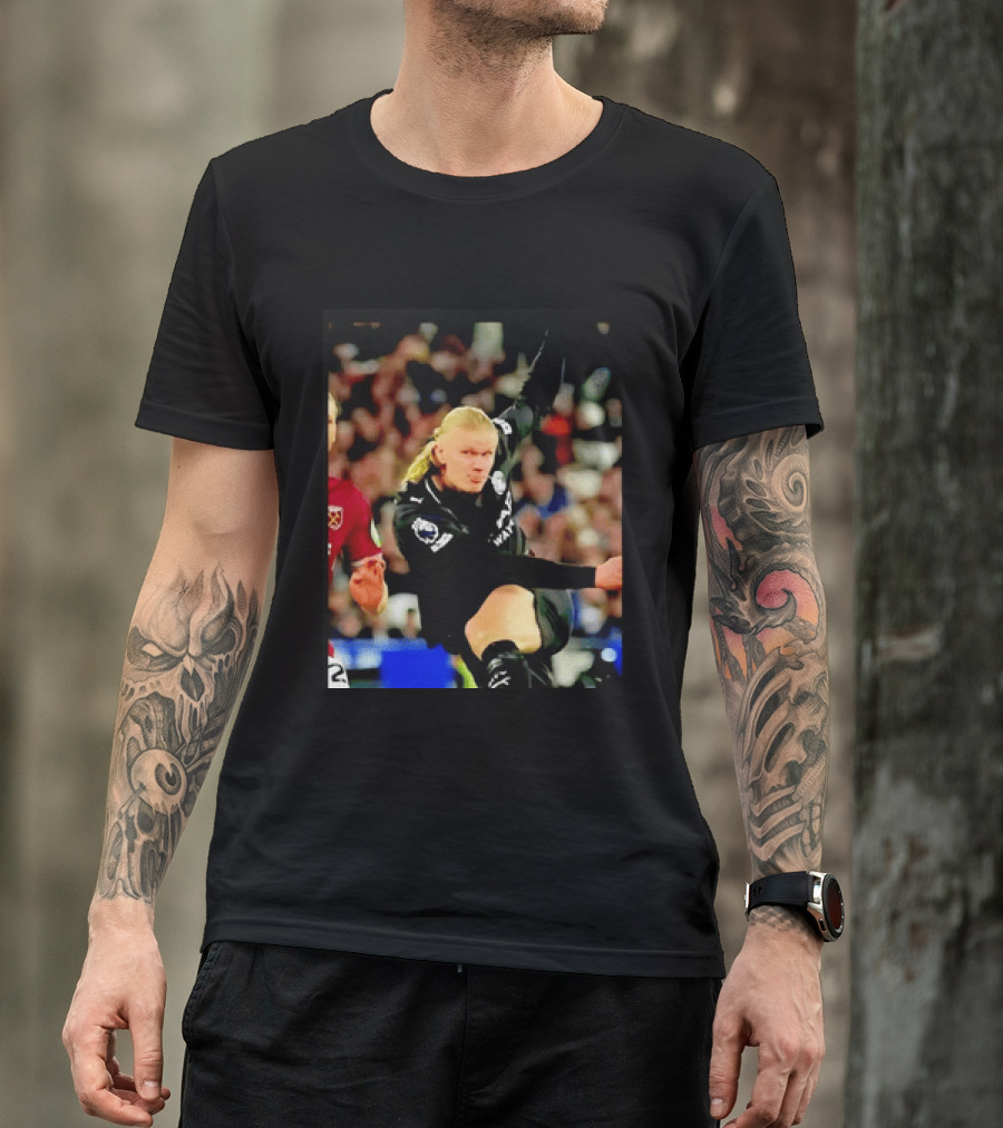 Erling Haaland Manchester City Football Player In Action T-Shirt