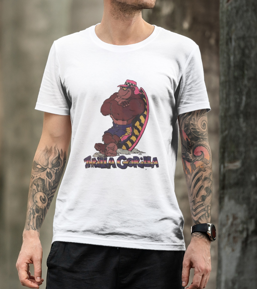 Thrilla Gorilla Town And Country Surf Checkered Hat Surfboard T-Shirt