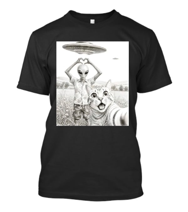 Alien And Cat Selfie UFO Extraterrestrial Meadow Scene T-Shirt