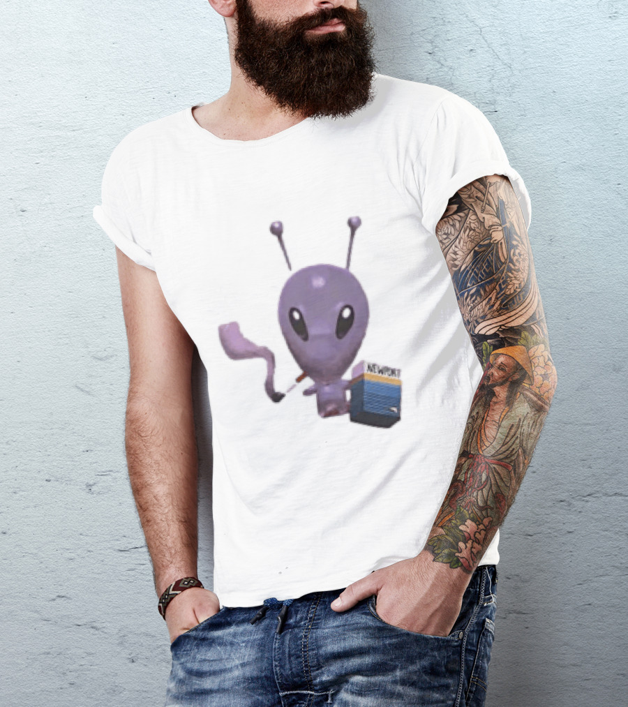 Alien Holding Newport Cigarette Pack Smoking Space Travel T-Shirt