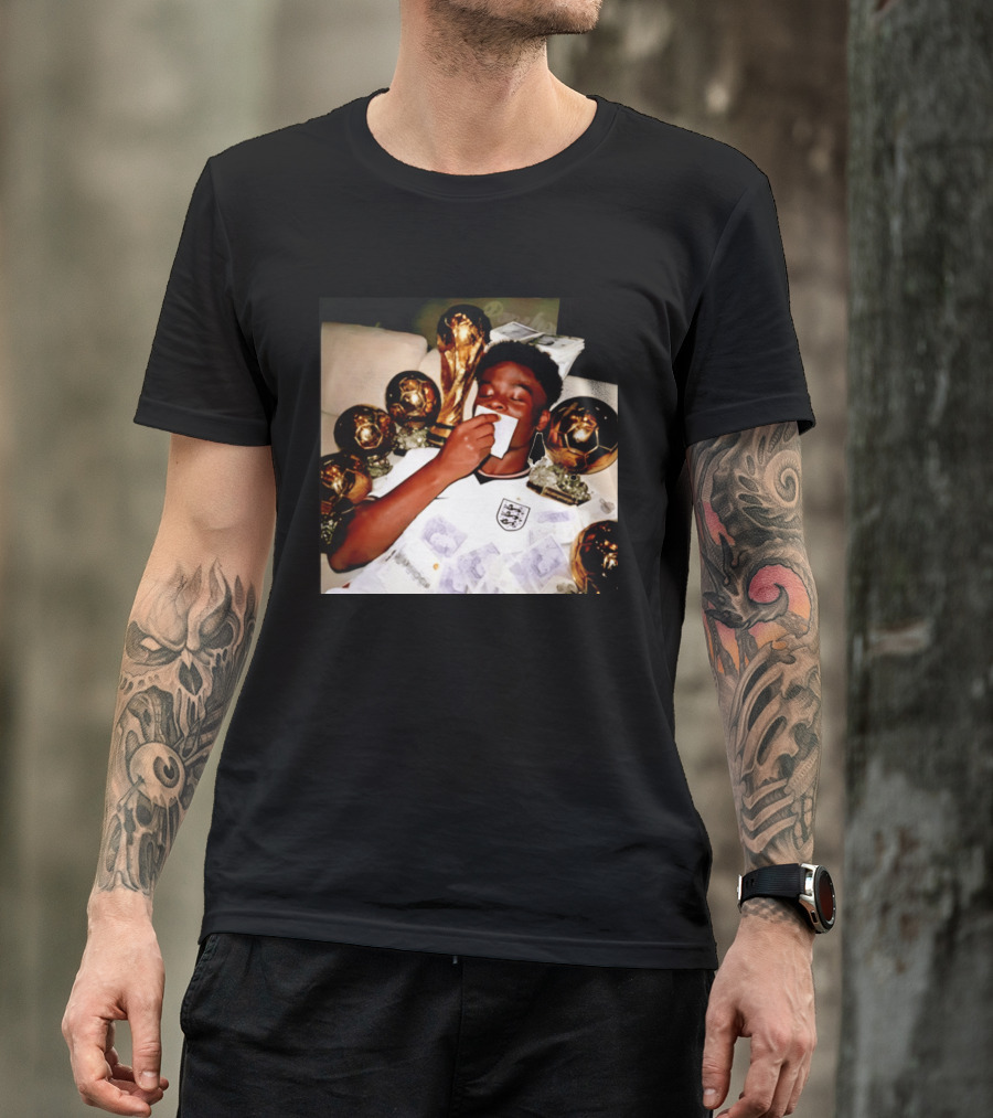Bukayo Saka England National Team World Cup Trophies And Money T-Shirt