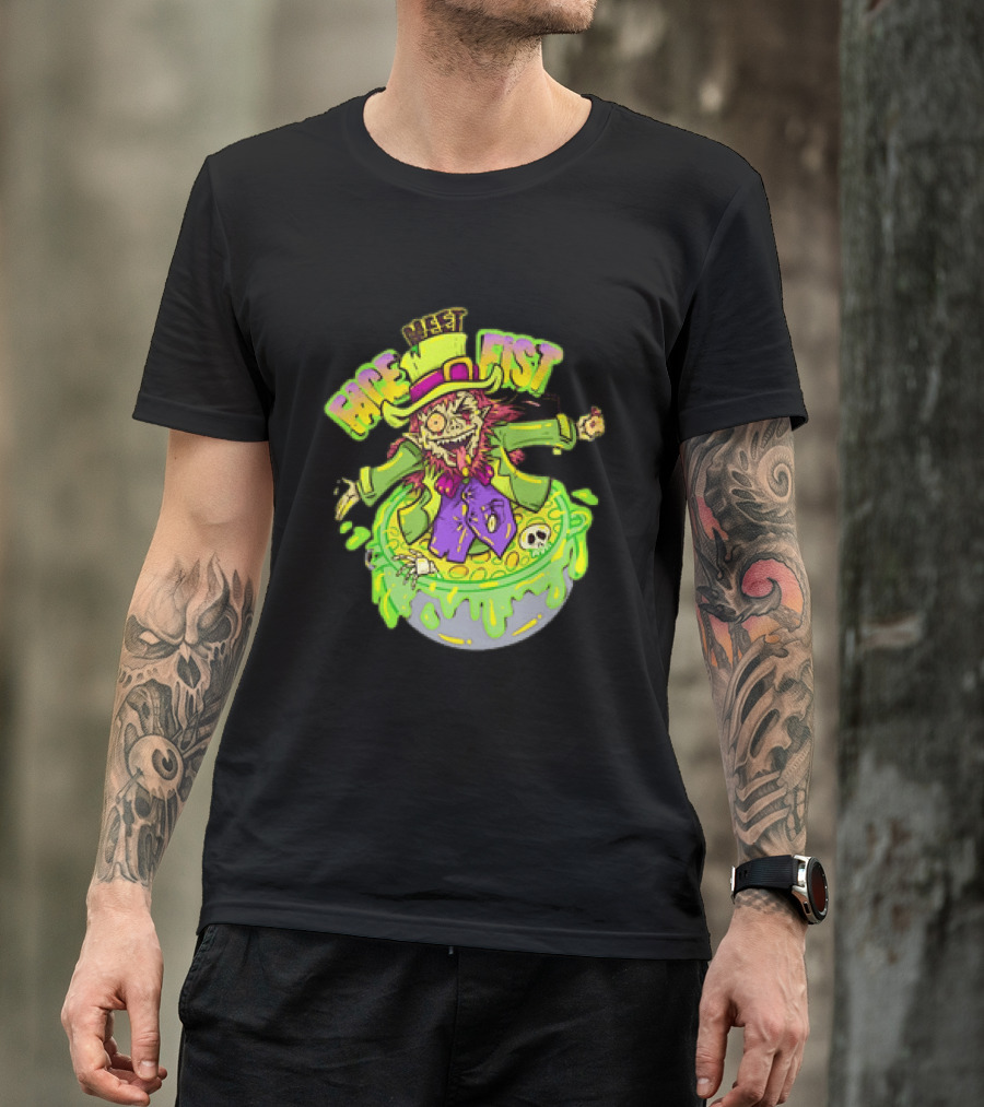 Face Meet Fist Leprechaun St Patrick's Day Cauldron Green Slime Skull T-Shirt