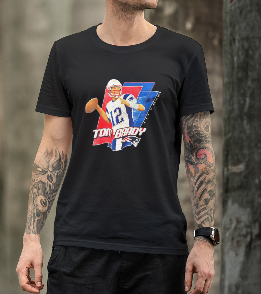 New England Patriots Tom Brady 12 Football Quarterback Iconic Action Pose T-Shirt