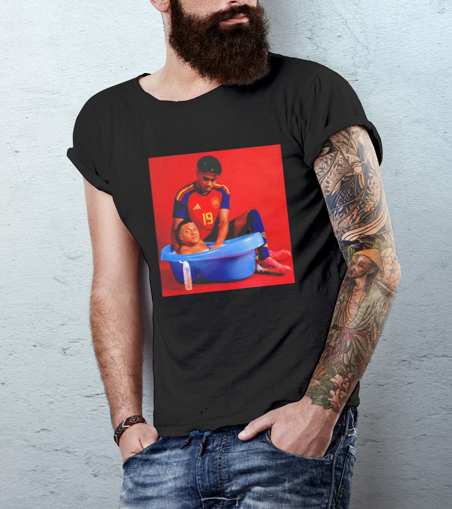 Kylian Mbappe Lamine Yamal Spain Soccer Bath Comedy Scene T-Shirt