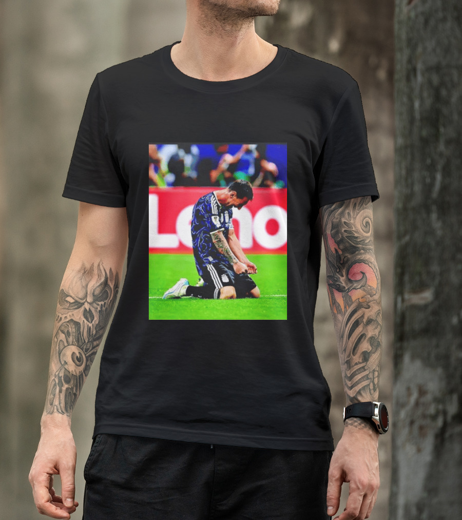 Argentina Football Icon Lionel Messi Kneels In Triumph National Team Victory T-Shirt