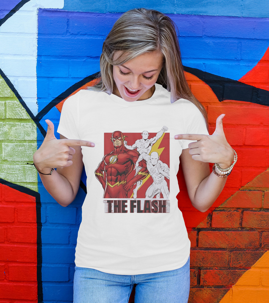 The Flash Scarlet Speedster DC Comics Lightning Bolt Heroic Pose T-Shirt
