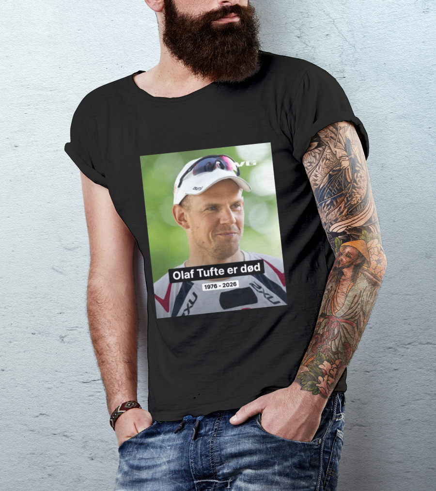 Olaf Tufte Er Død 1976 2026 VG 2XU T-Shirt