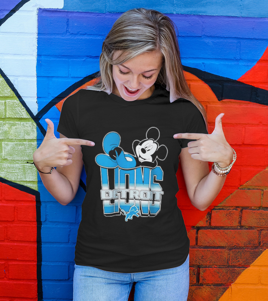 Mickey Mouse Relaxing Detroit Lions Disney Football T-Shirt