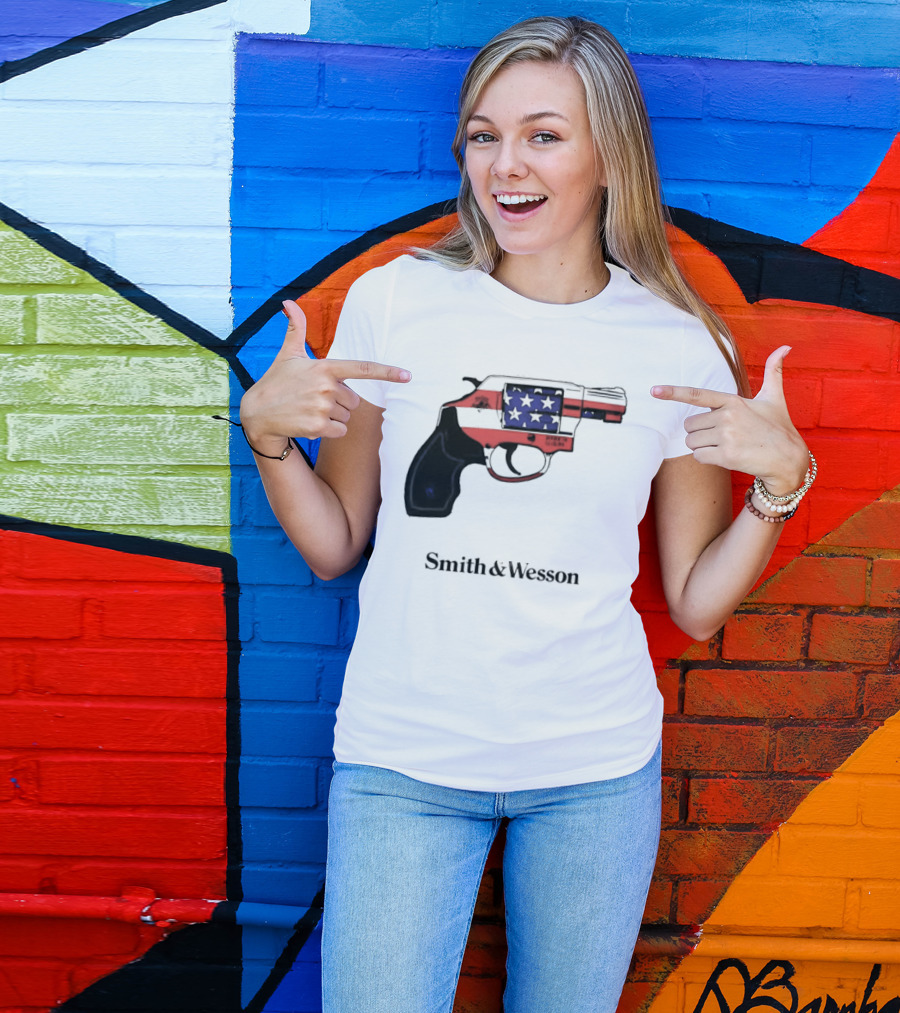 Smith And Wesson American Flag Revolver Firearm T-Shirt