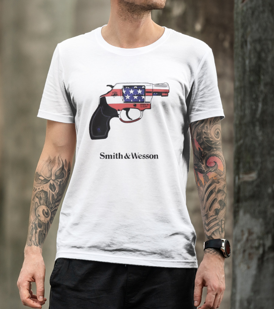 Smith And Wesson American Flag Revolver Firearm T-Shirt