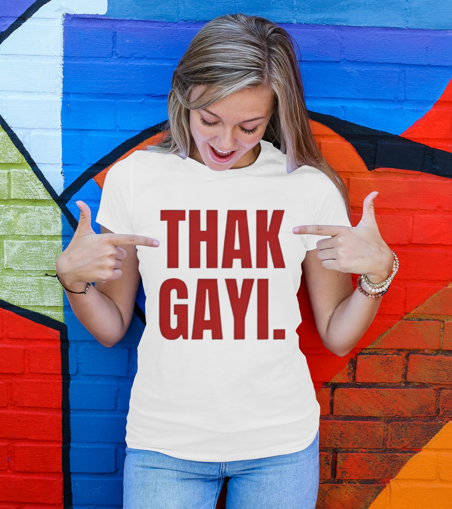 Thak Gayi Hindi Tired Exhausted Text Bold Red T-Shirt