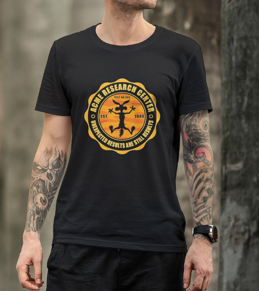 ACME Research Center Wile E Coyote Test NR.962 Unexpected Results Est. 1949 T-Shirt