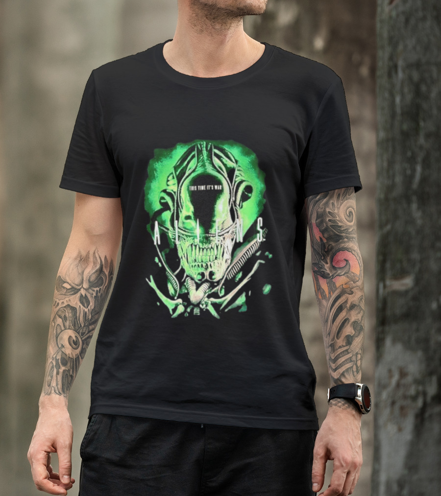 Xenomorph Aliens This Time It's War Alien Franchise Movie T-Shirt