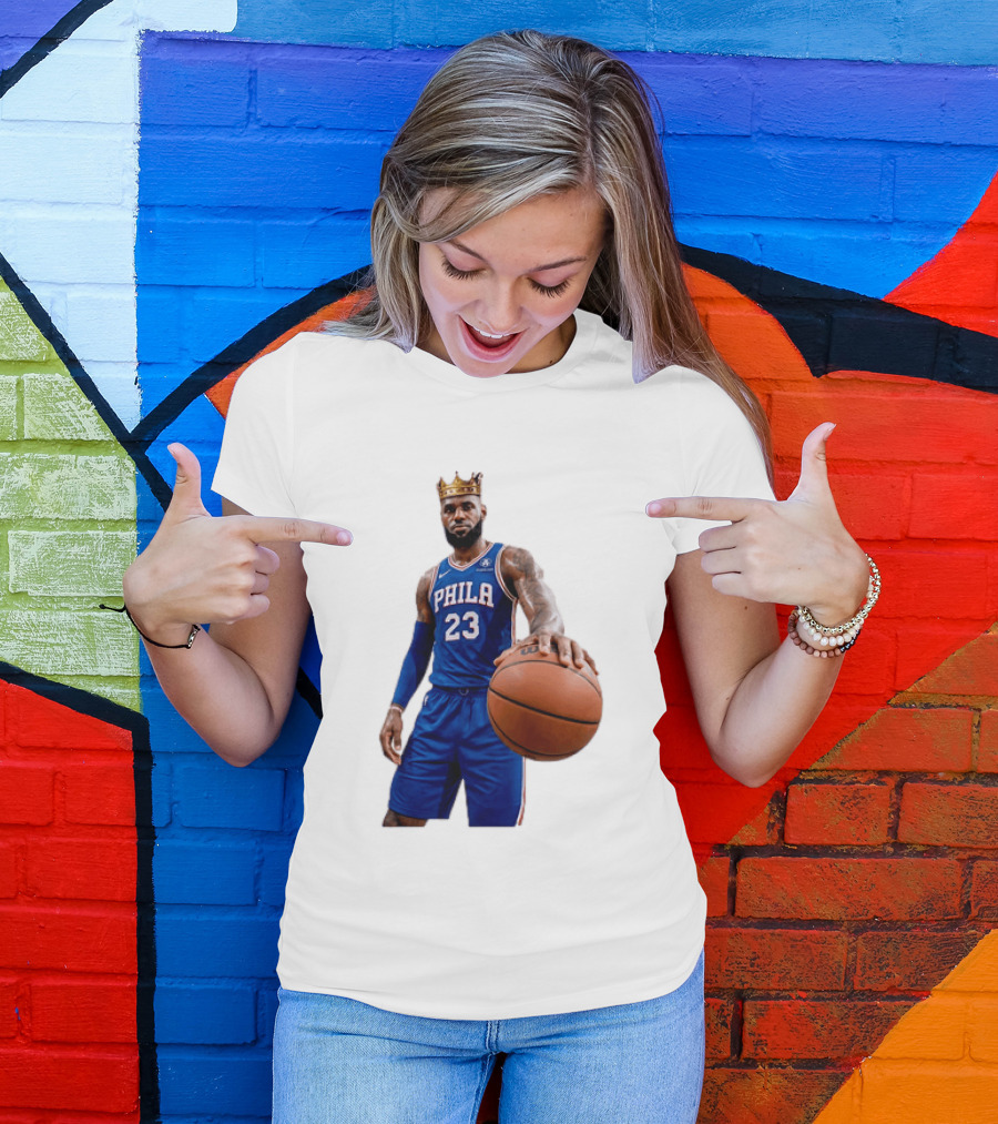 LeBron James King Crown Dribbling Philadelphia 76ers Basketball Player 23 Phila T-Shirt