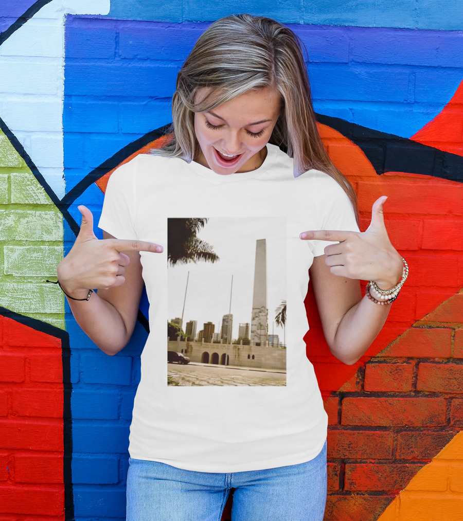 Obelisco Do Ibirapuera M M D C Viveram Pouco Para Morrer Bem Morreram Jovens Historical Monument São Paulo Brazil T-Shirt