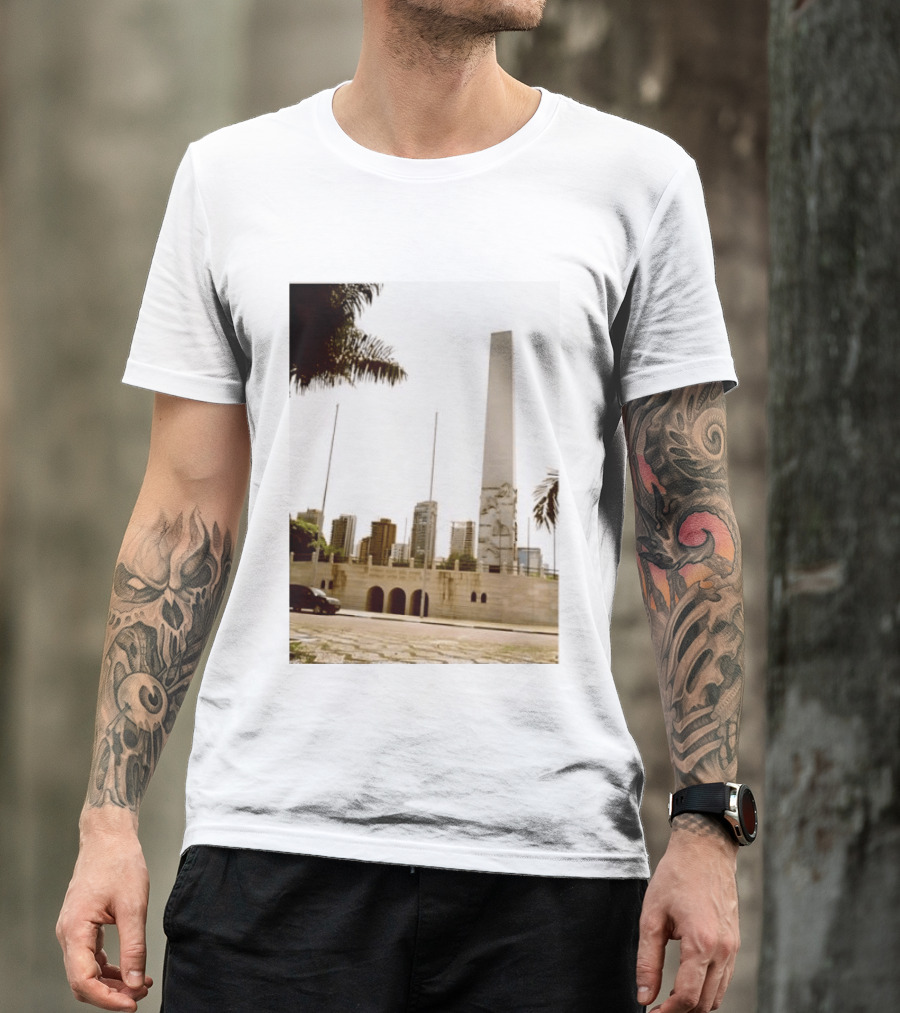 Obelisco Do Ibirapuera M M D C Viveram Pouco Para Morrer Bem Morreram Jovens Historical Monument São Paulo Brazil T-Shirt