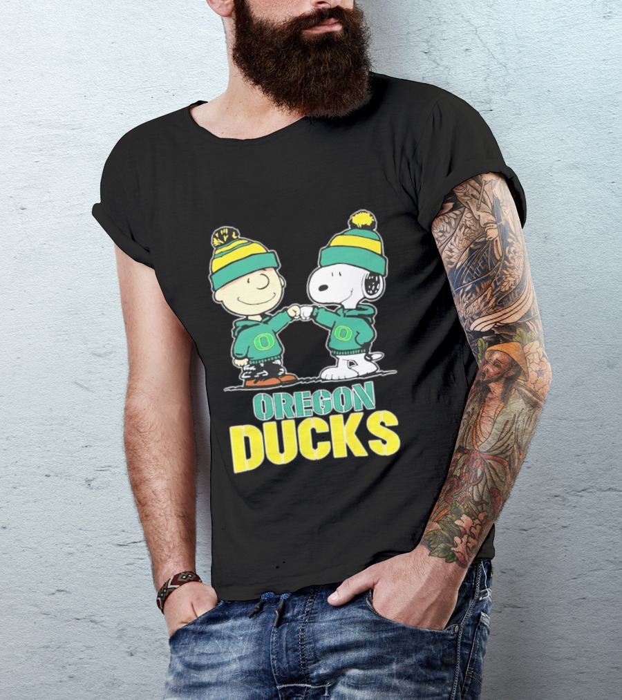 Charlie Brown Snoopy Fist Bump Oregon Ducks Fan Gear T-Shirt