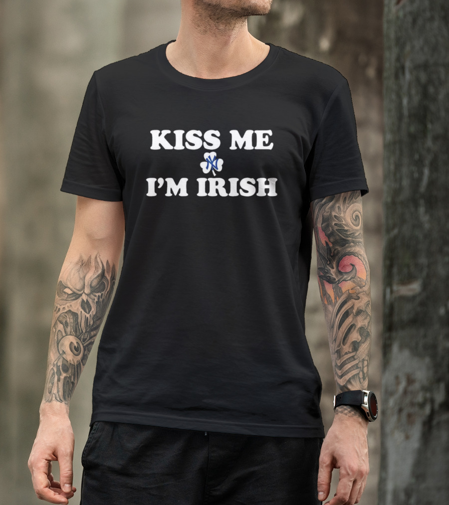 New York Yankees Kiss Me I'm Irish St Patrick's Day Clover T-Shirt