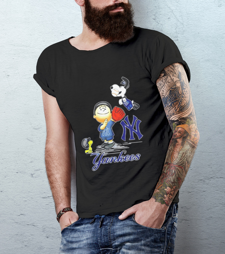 Snoopy Woodstock New York Yankees Peanuts Characters Baseball Fan T-Shirt