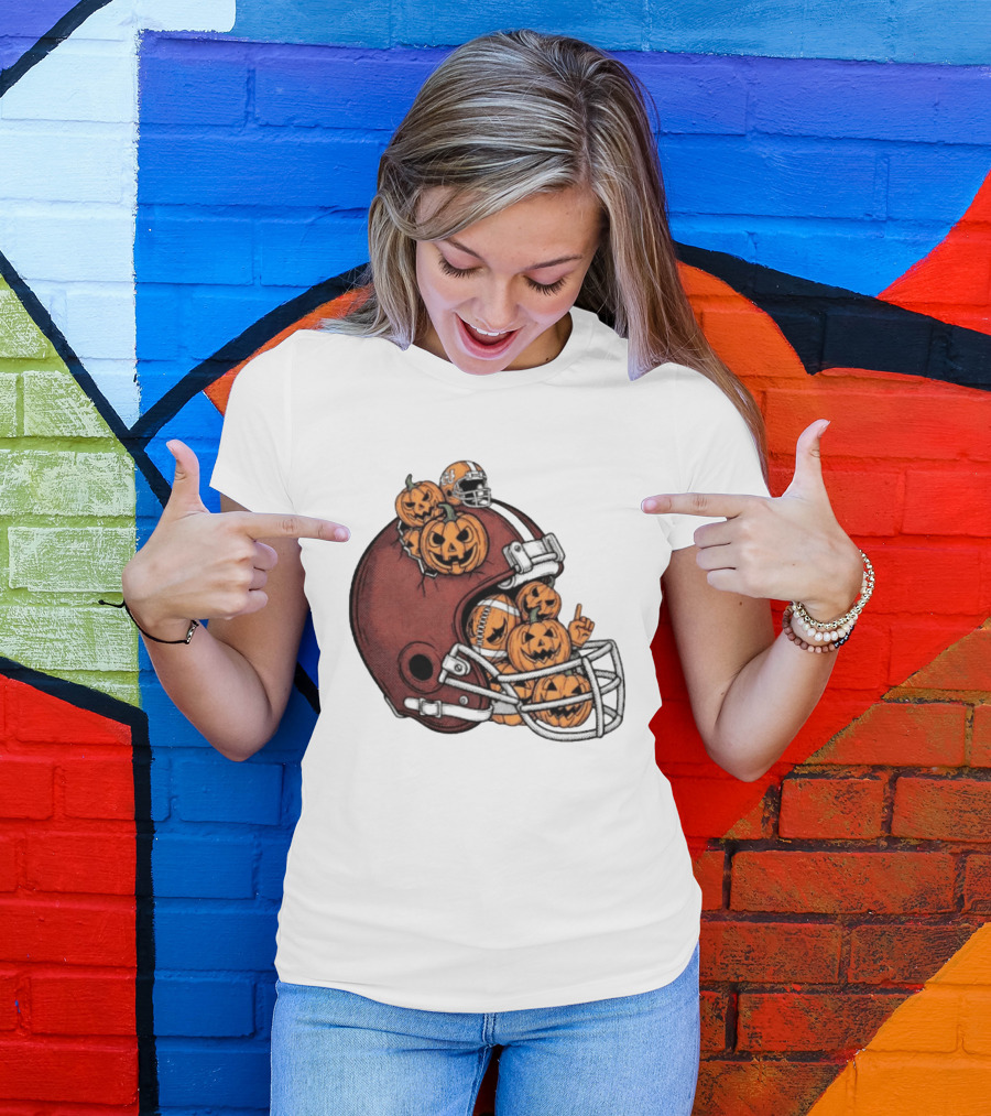 Cleveland Browns Halloween Pumpkin Football Helmet T-Shirt
