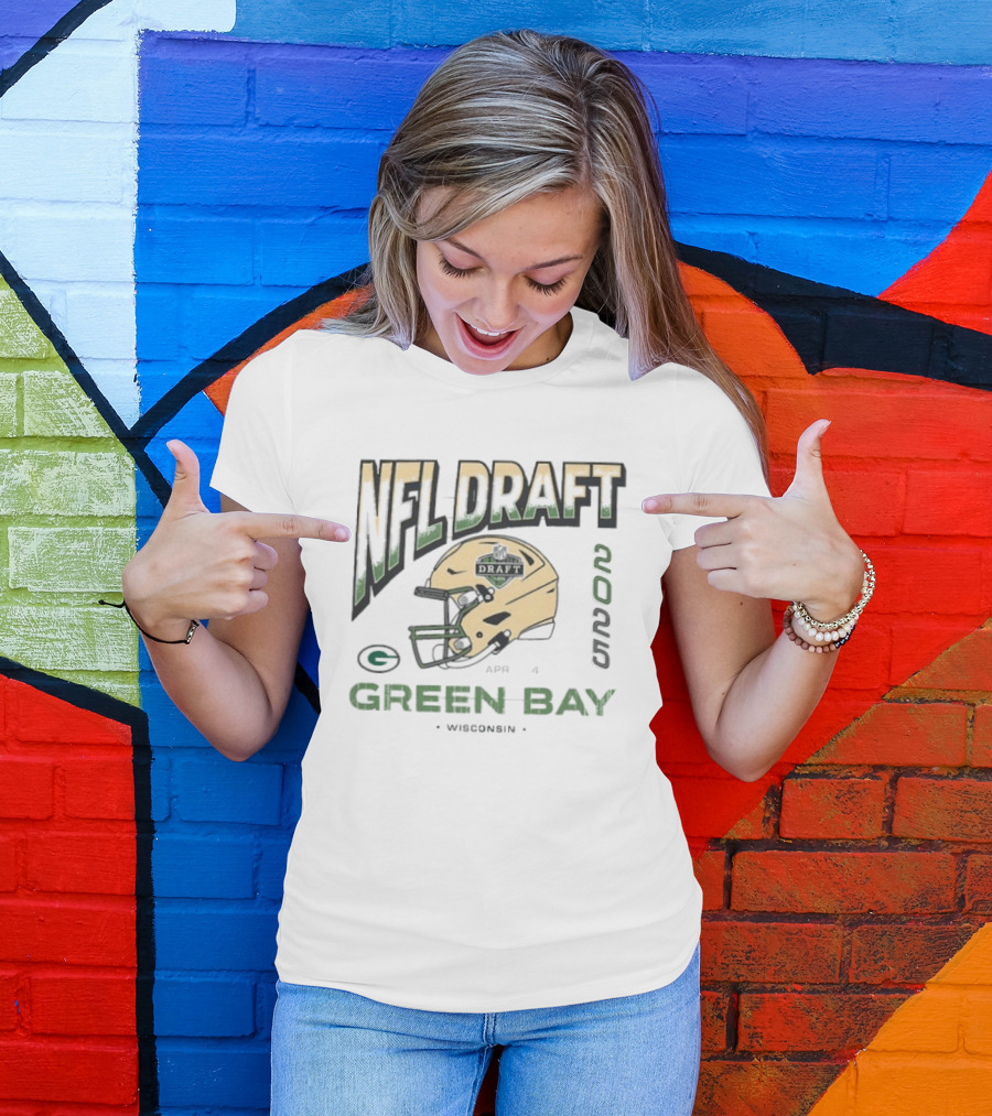 NFL Draft 2025 Green Bay APR 4 Wisconsin Packers Helmet T-Shirt