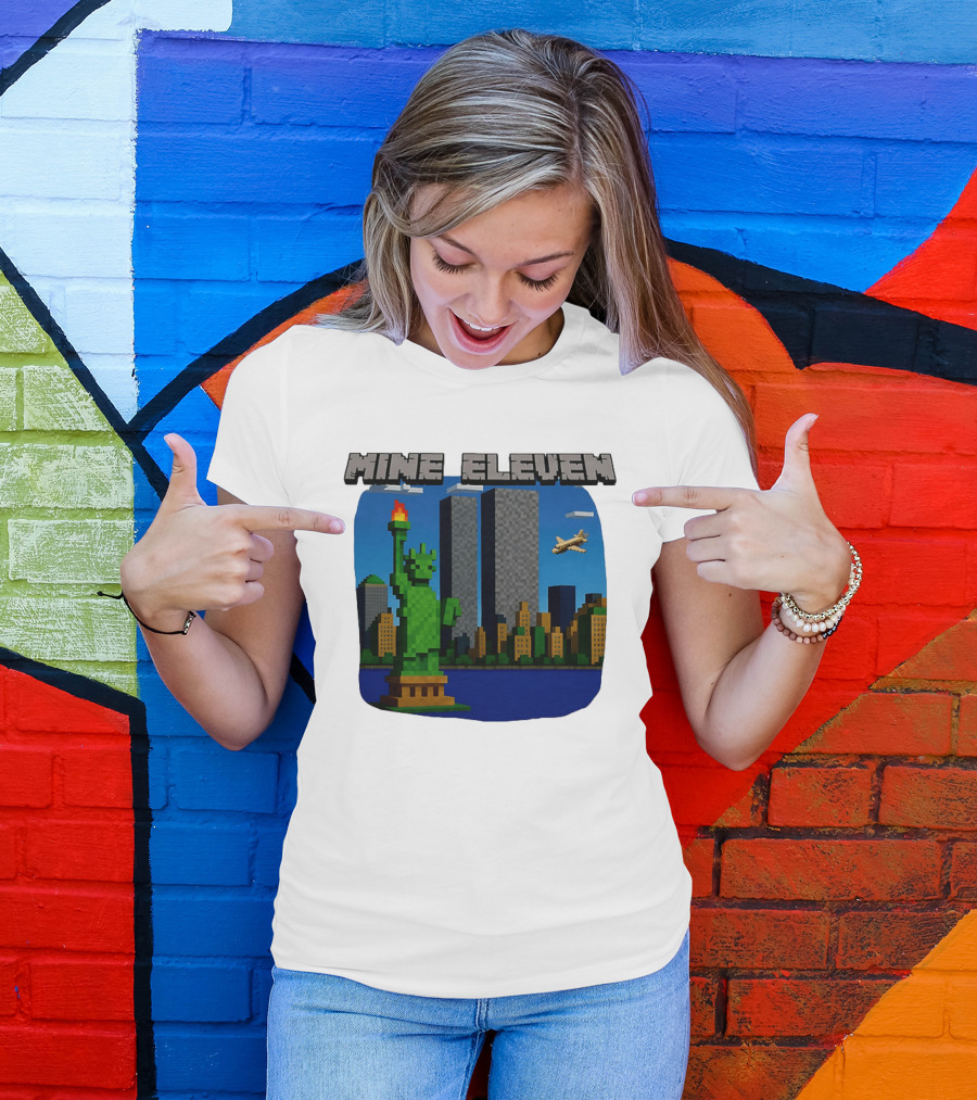 Mine Eleven Pixel City Statue Vector World Twin Towers Scene T-Shirt